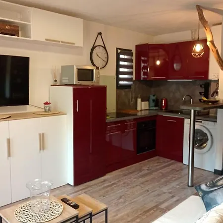 Cosy 27m With Garden With Pool Holiday home *