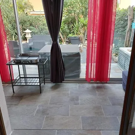 Holiday home Cosy 27m With Garden With Pool Agde