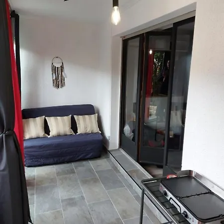 Cosy 27m With Garden With Pool Holiday home *
